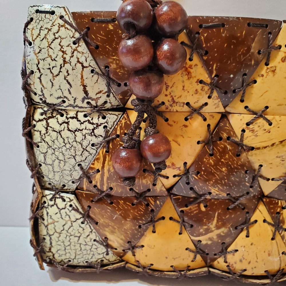 Handcrafted Coconut Shell Handbag - Picture 2 of 14